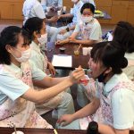 平岡介護福祉専門学校　1年生食事介助にチャレンジ！