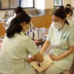 平岡介護福祉専門学校　セラピューティック・ケアの特別講義を受けました！