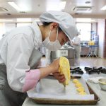 平岡栄養士専門学校では、製菓実習も行います