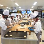 平岡調理・製菓専門学校の実習授業が始まりました！