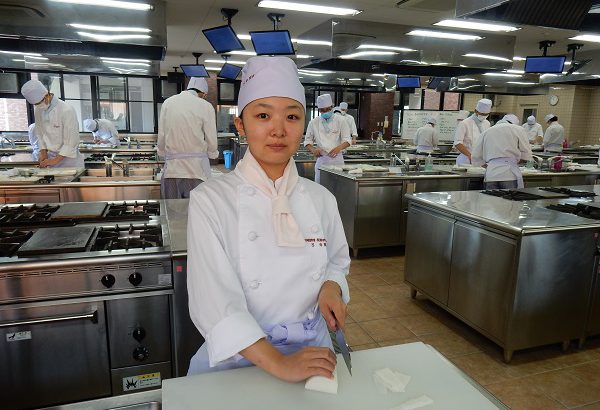 平岡調理・製菓専門学校に入学した学生に聞いてみました！