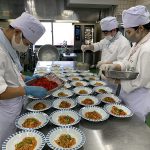 平岡調理・製菓専門学校の大量調理実習
