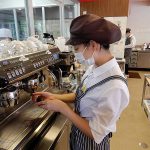 平岡調理・製菓専門学校　製菓衛生師科の学生カフェ実習頑張っています！