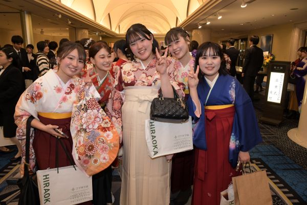 栄養士校　卒業式を行いました　(今朝石)　※平岡佳確認